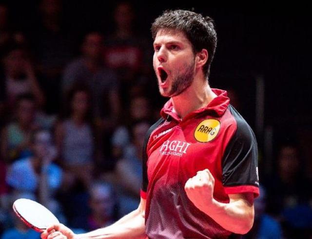 从配角逐渐 从配角逐渐